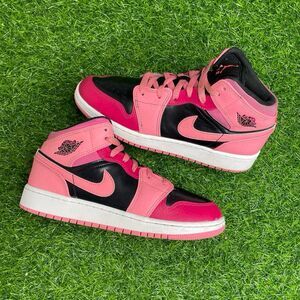 Air Jordan 1 Mid Coral Chalk Size Women’s 7